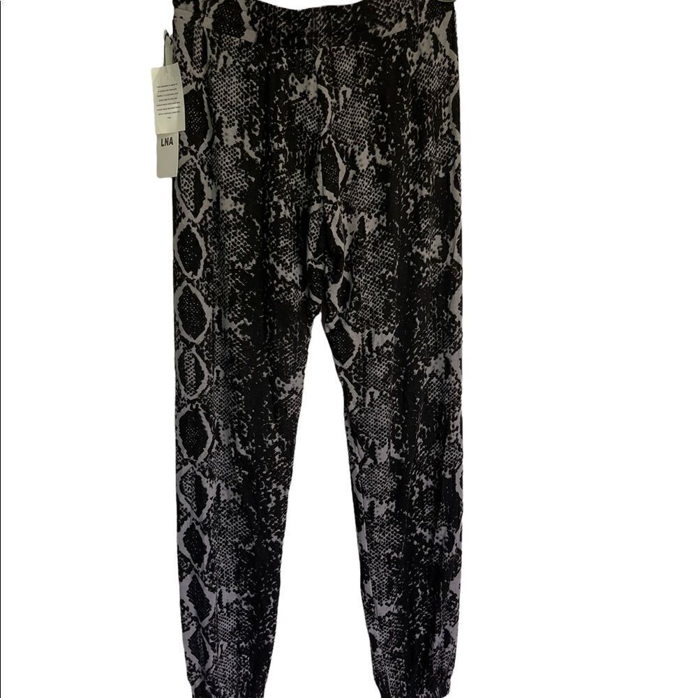 LNA Brushed Python Snake Animal Print Joggers Pants In Charcoal Python.Size S - Picture 6 of 15
